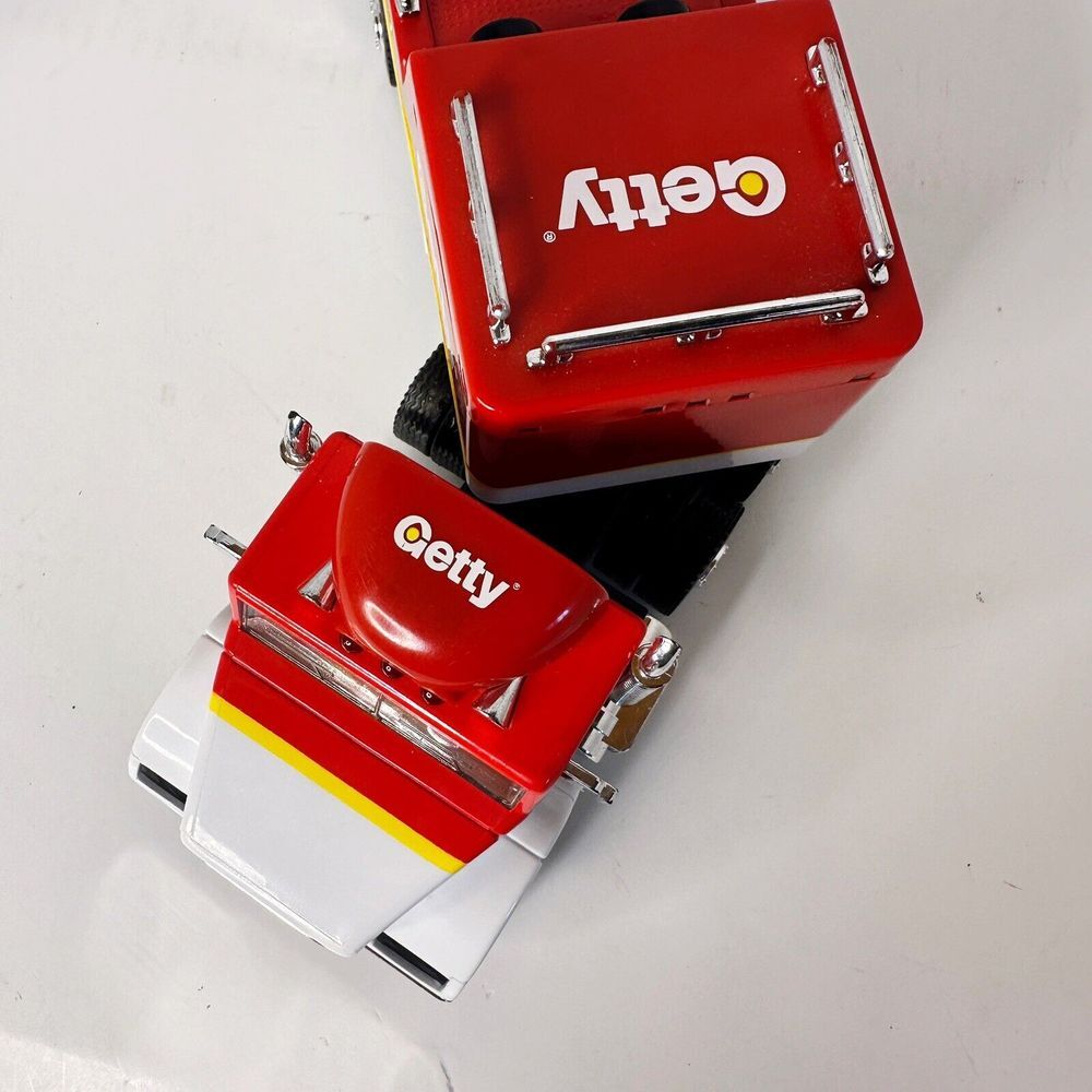 1995 Limited Edition Getty Toy Race Car Carrier Missing Car - Picture 6 of 6